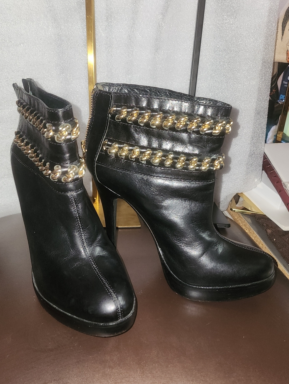 Tori Burch Leather Ankle Boots Sz 8 with Gold Chain Trim Too Sexy Euc